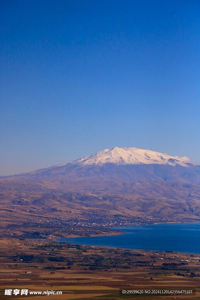 雪山  