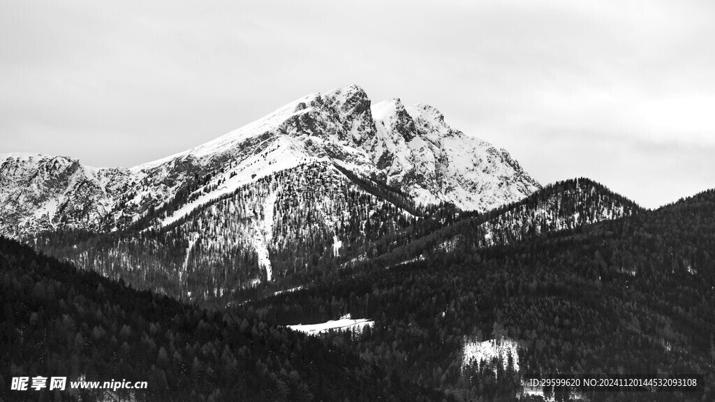 雪山  