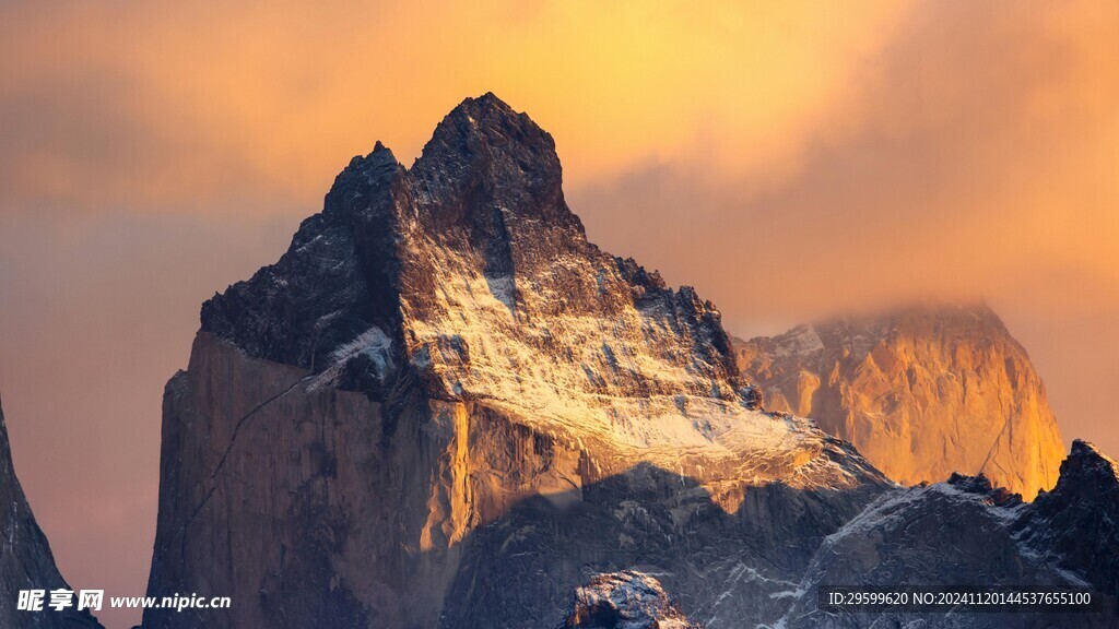 雪山  