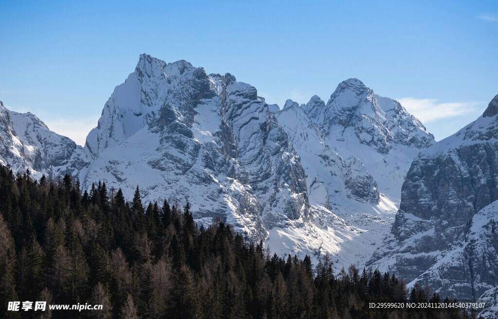 雪山  