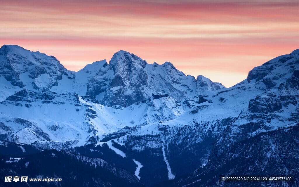雪山  