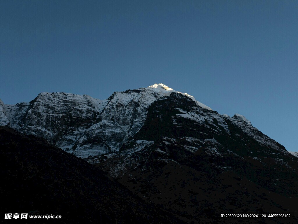雪山  