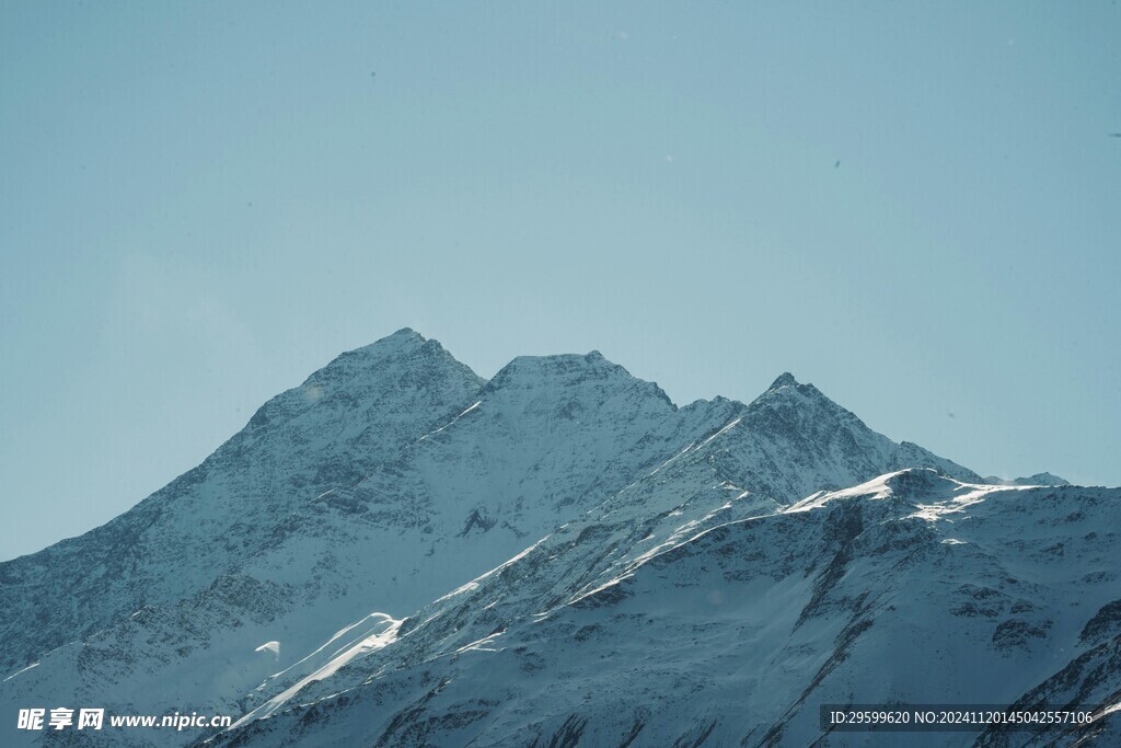 雪山  