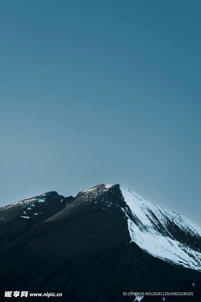 雪山  