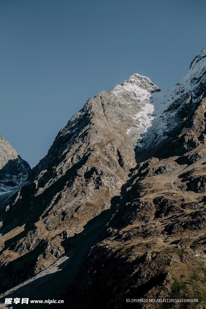 雪山  