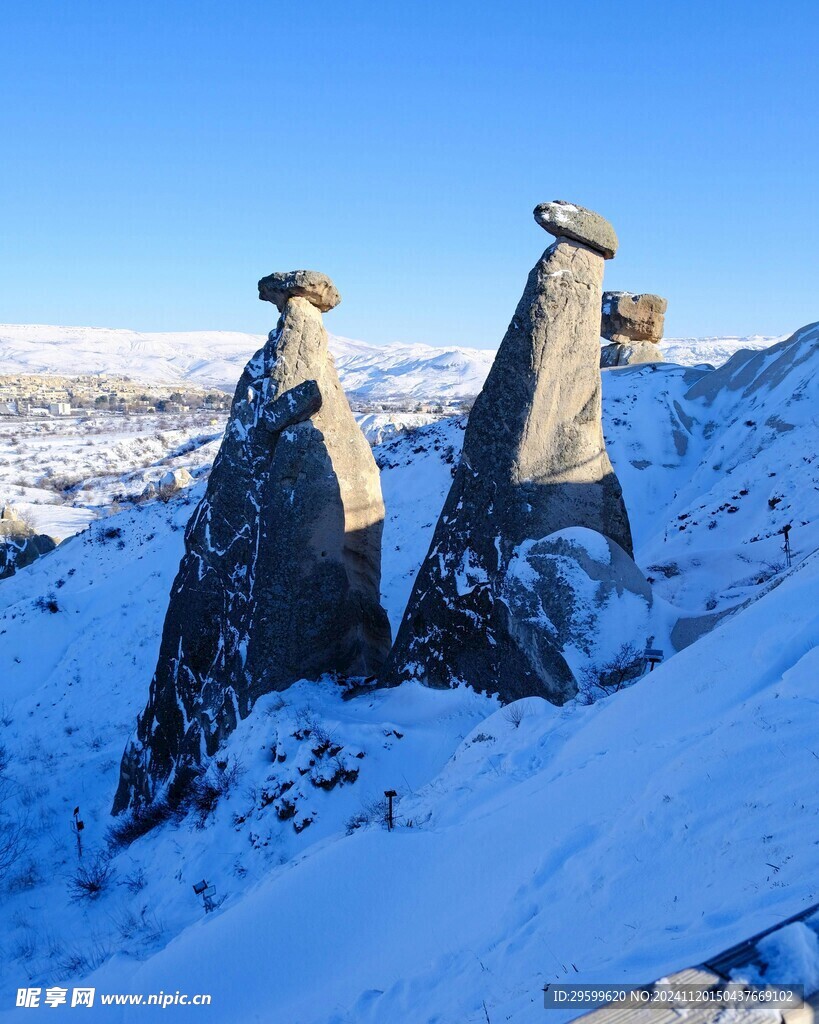 雪山  