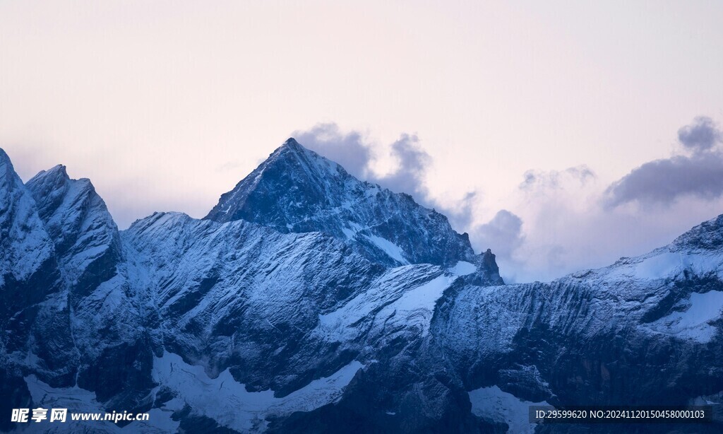 雪山  