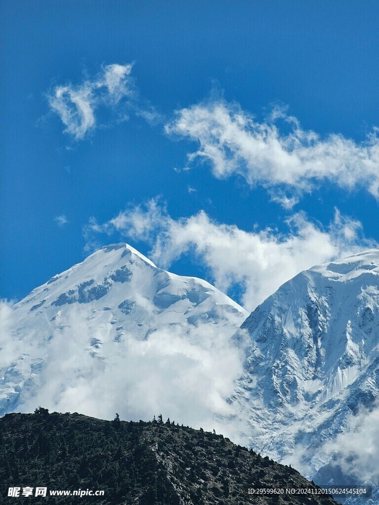 雪山  