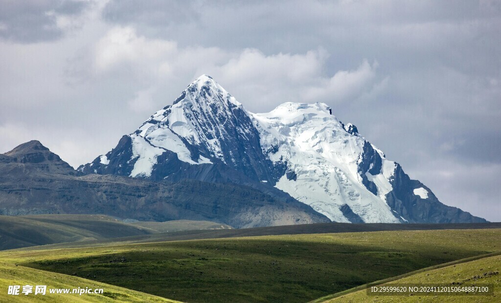 雪山  