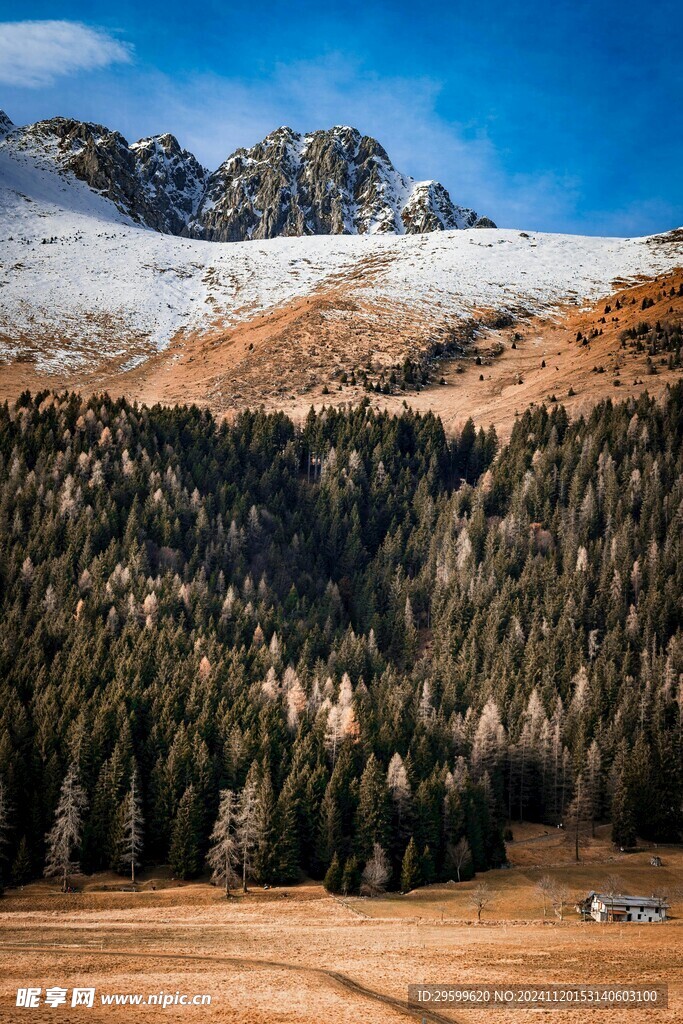 雪山  