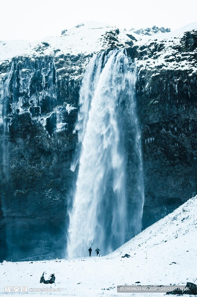 雪山  
