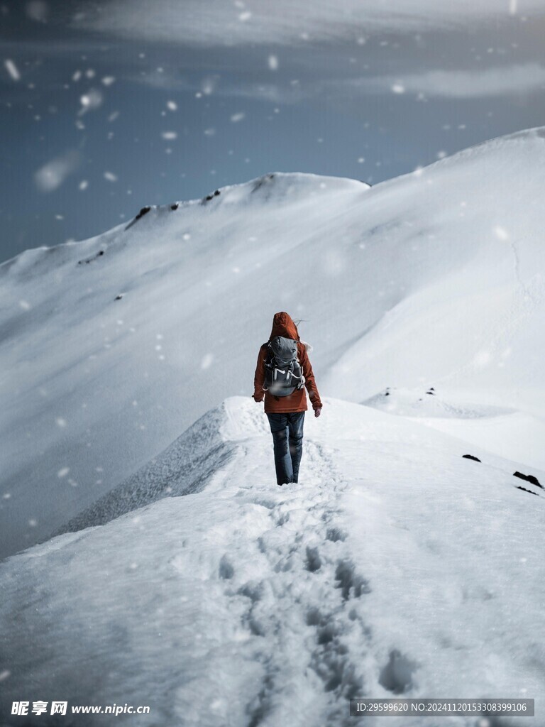 雪山  