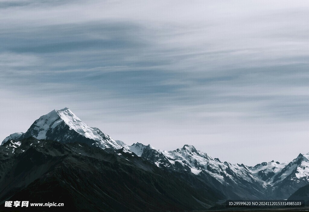 雪山  