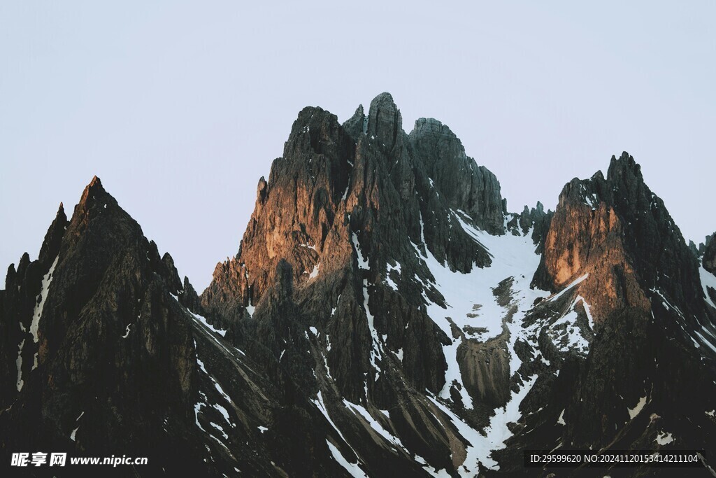 雪山  