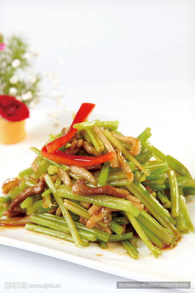 芹菜炒肉 
