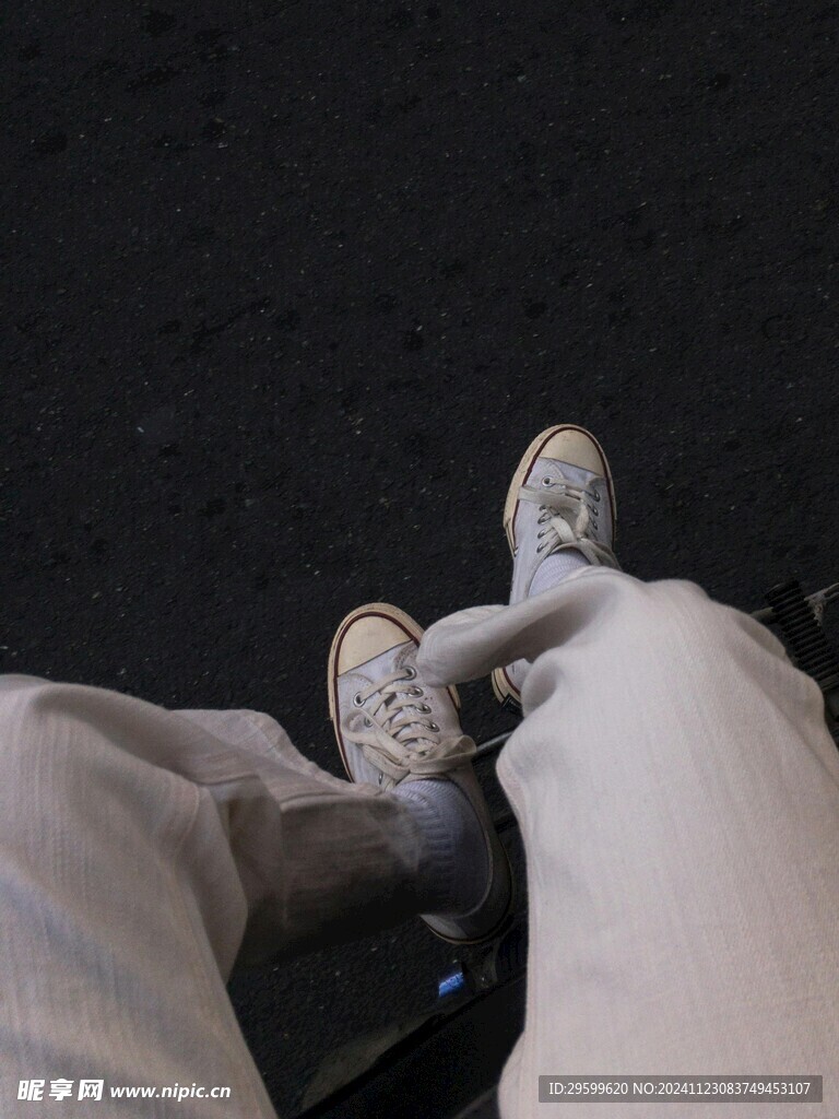 帆布鞋 