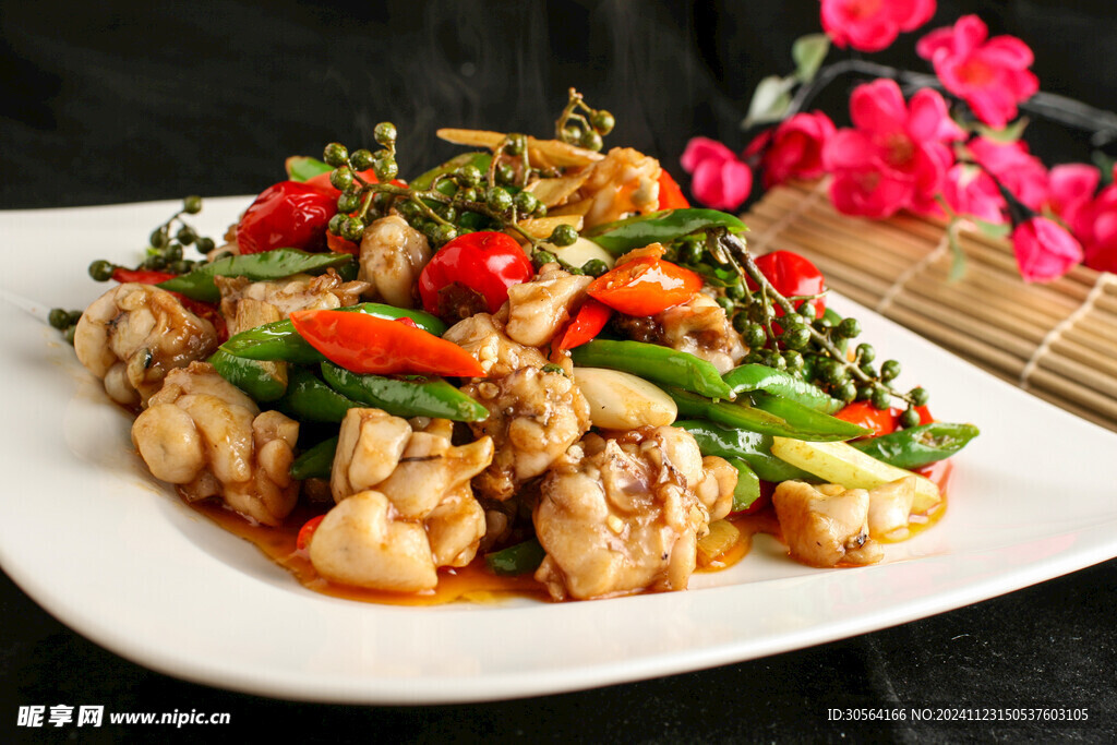 麻辣牛蛙美食