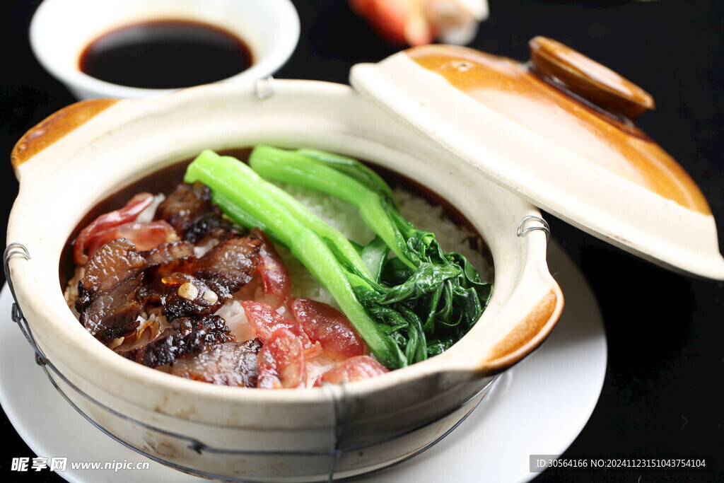 砂锅腊肉美食