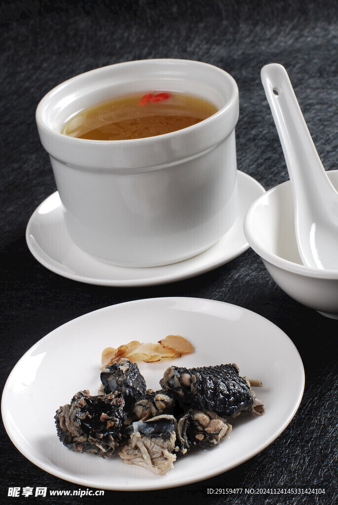 西洋参炖竹丝鸡