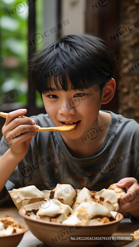丁陈铭吃粑粑