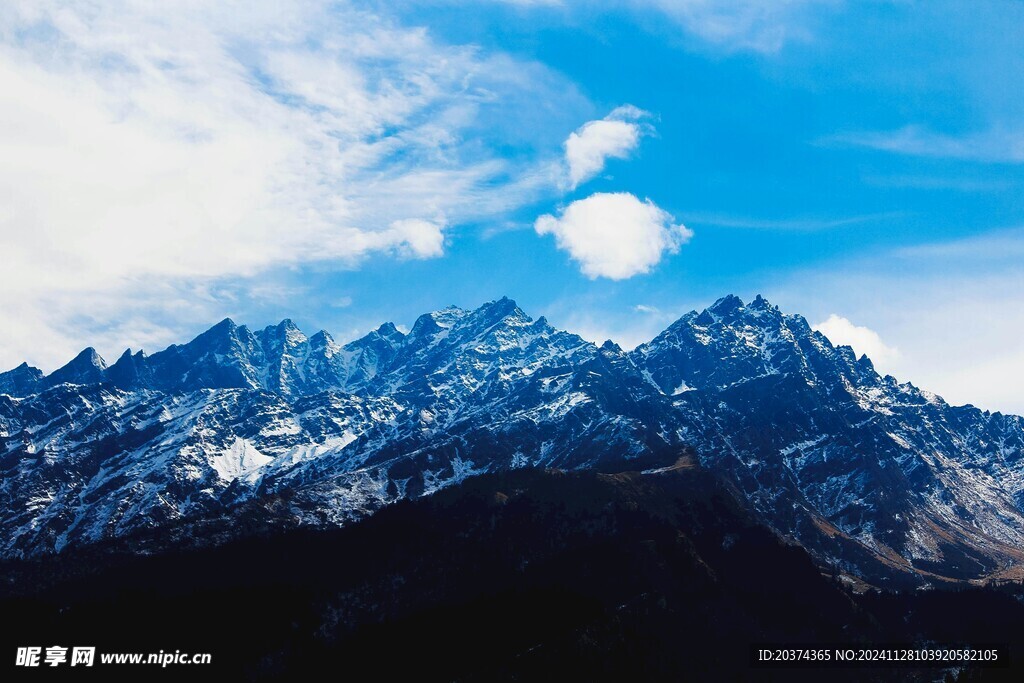 山峰 山峦 高山