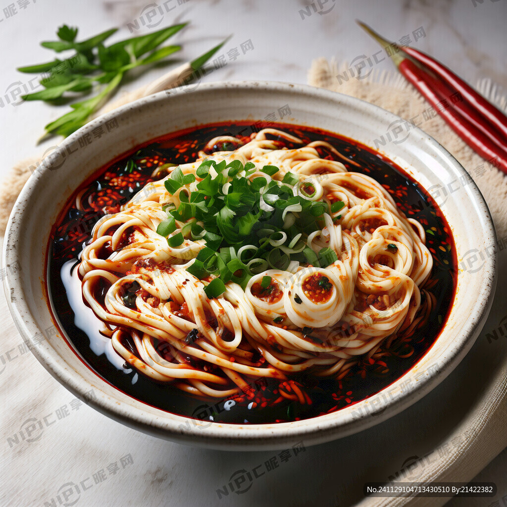 麻酱面 红油辣椒 葱花 白盘
