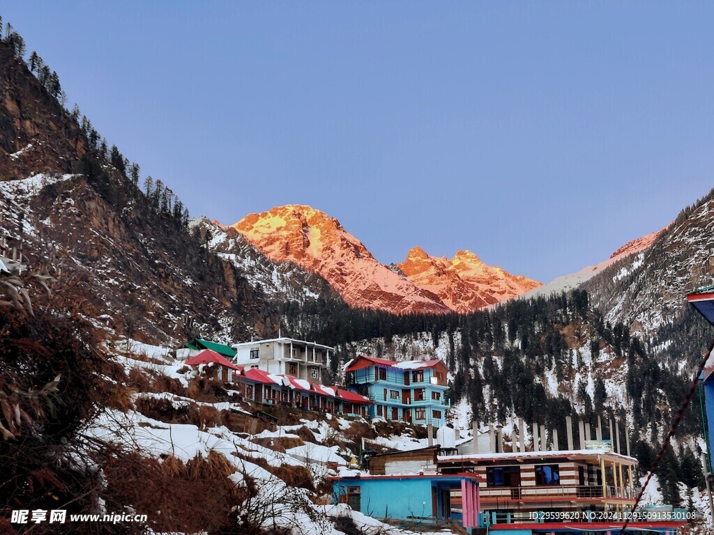 雪山  