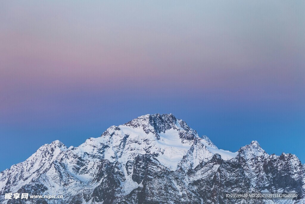 雪山  