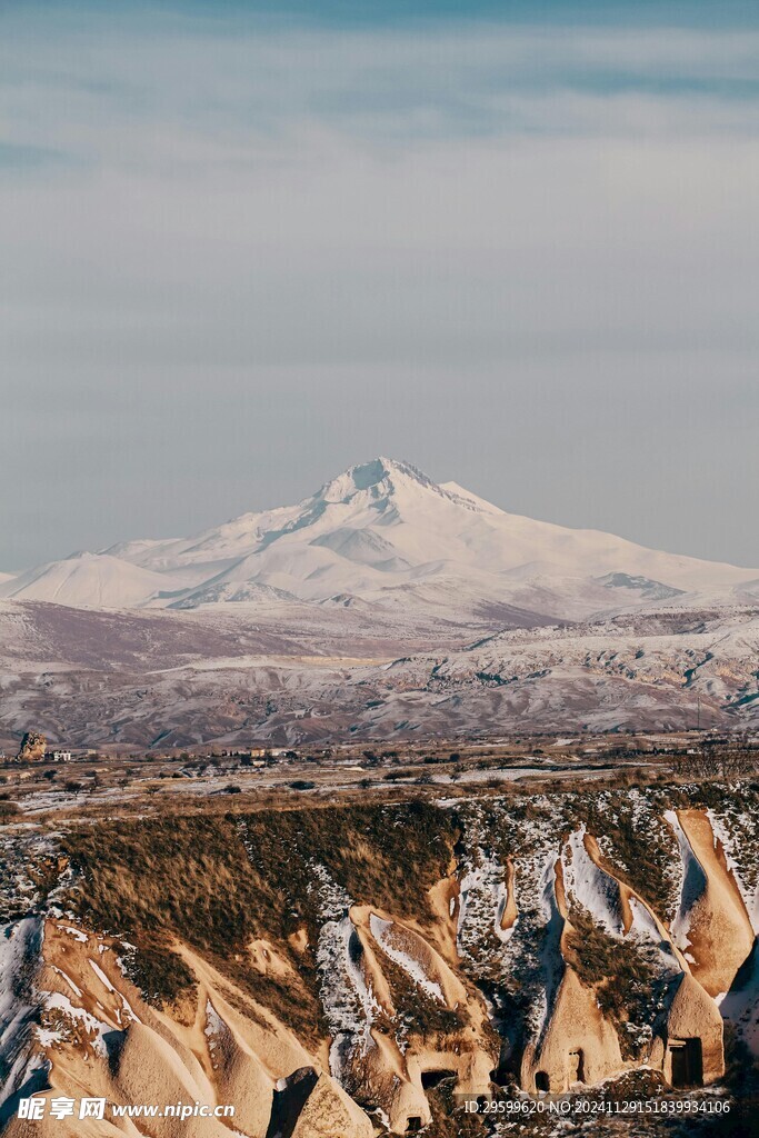 雪山  