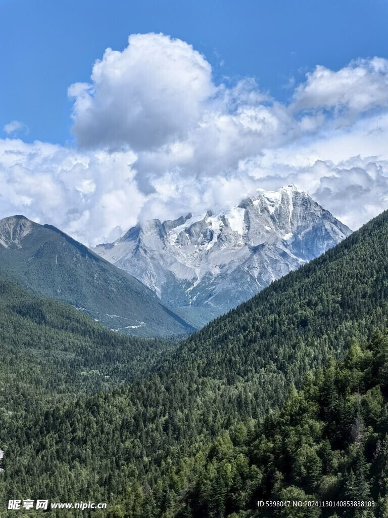 川藏线雪山