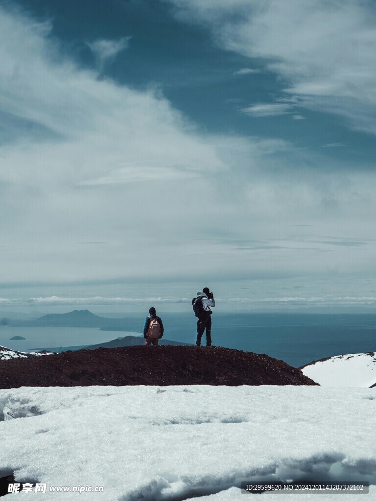 雪山  