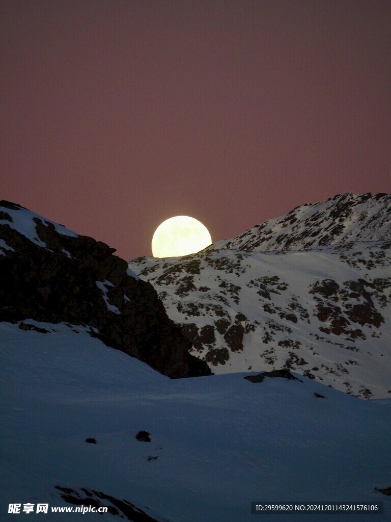 雪山  