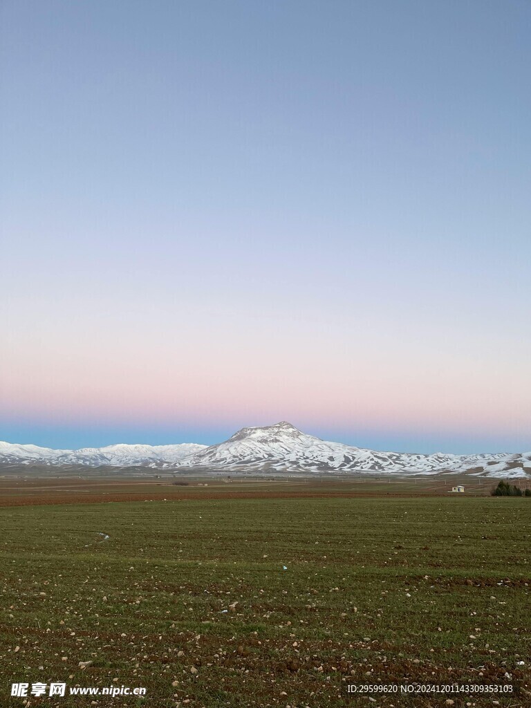 雪山  
