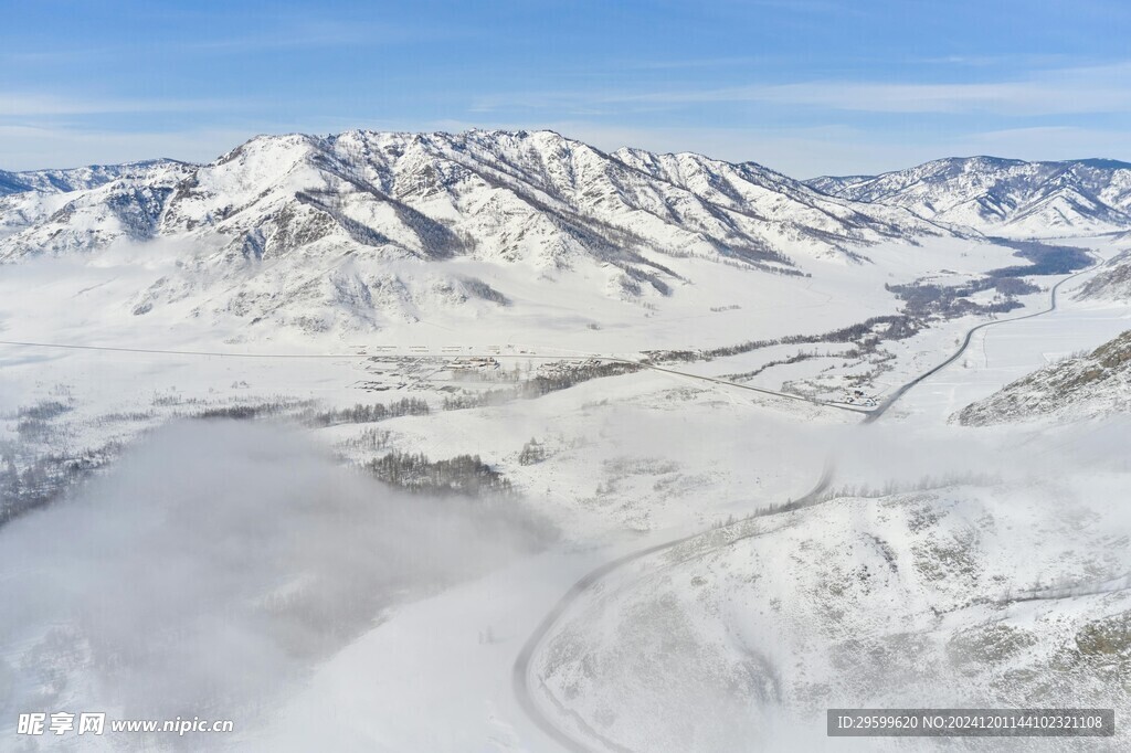 雪山  