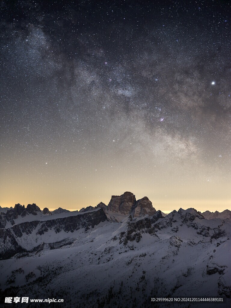 雪山  