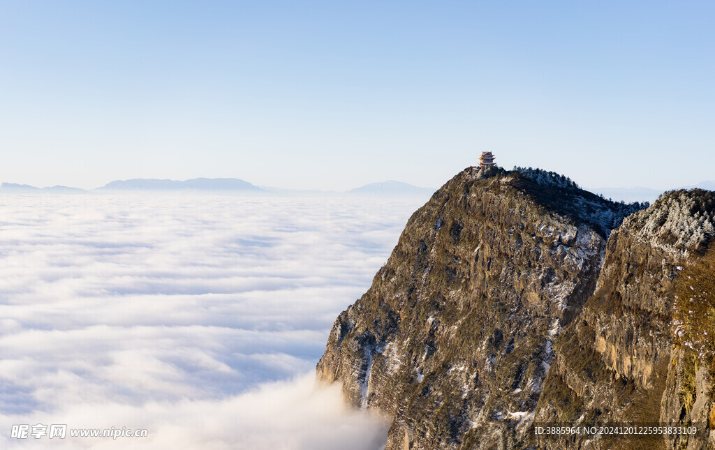 高山雪景图片