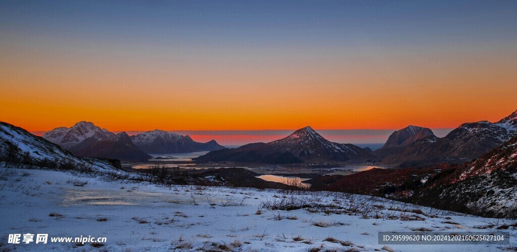 雪山  