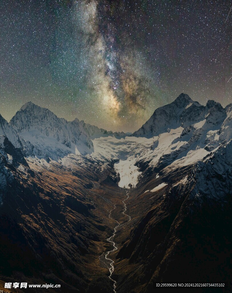 雪山  