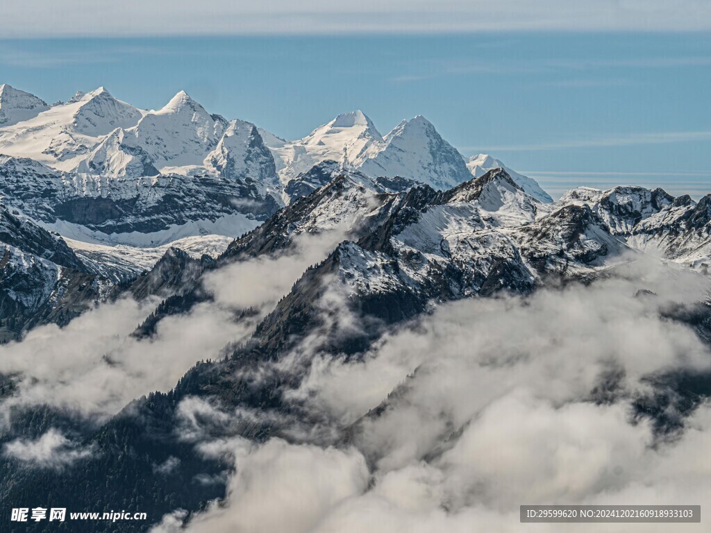 雪山  