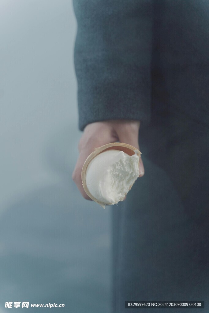 冰淇淋  