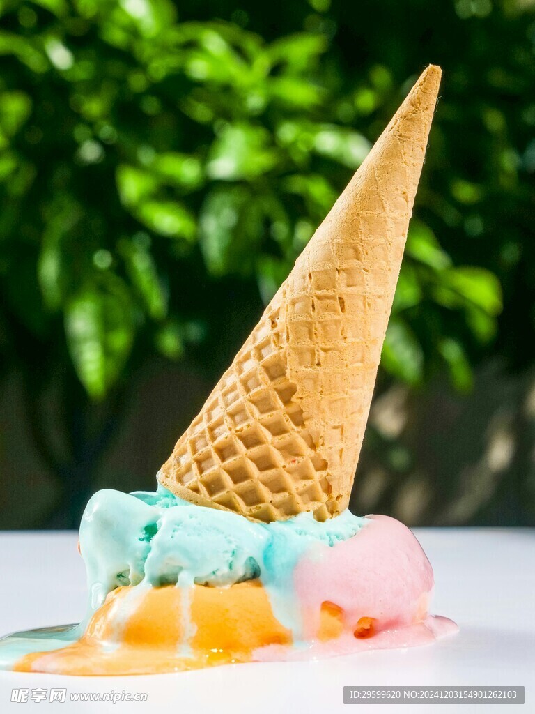 冰淇淋  