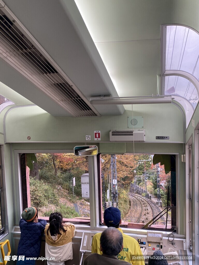 下山小火车