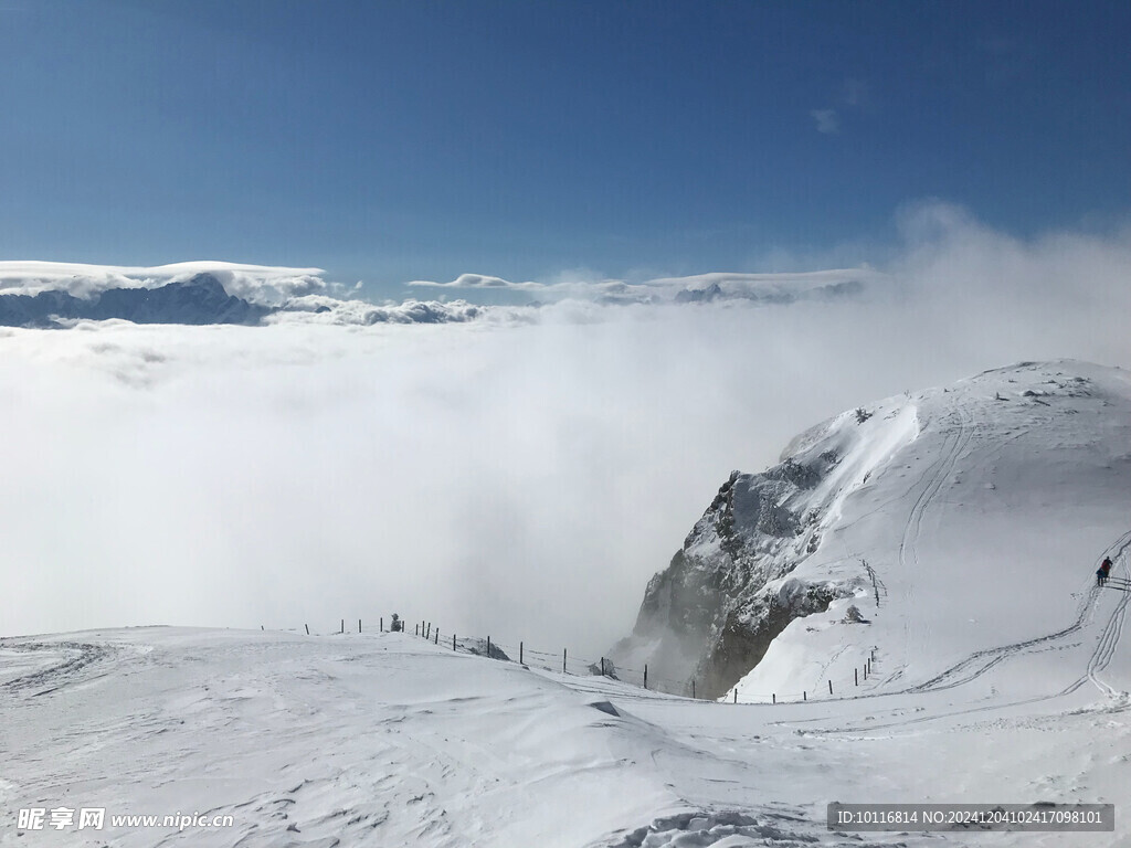 雪山山顶