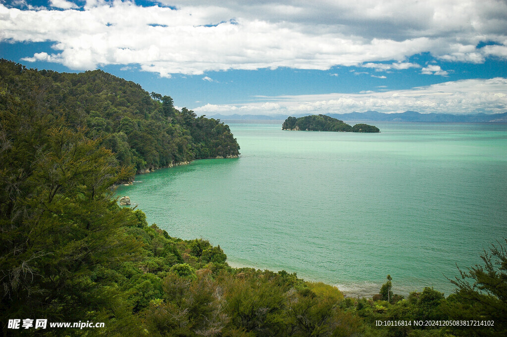 小岛海湾