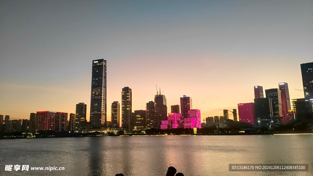 深圳湾人才公园夜景