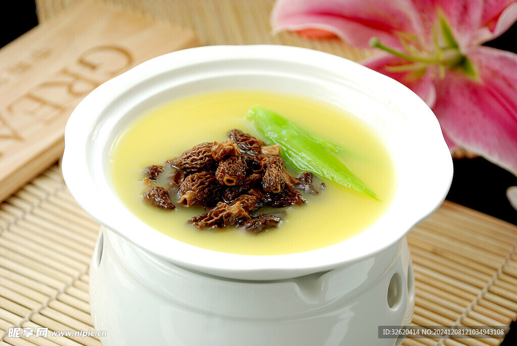 羊肚菌捞饭 