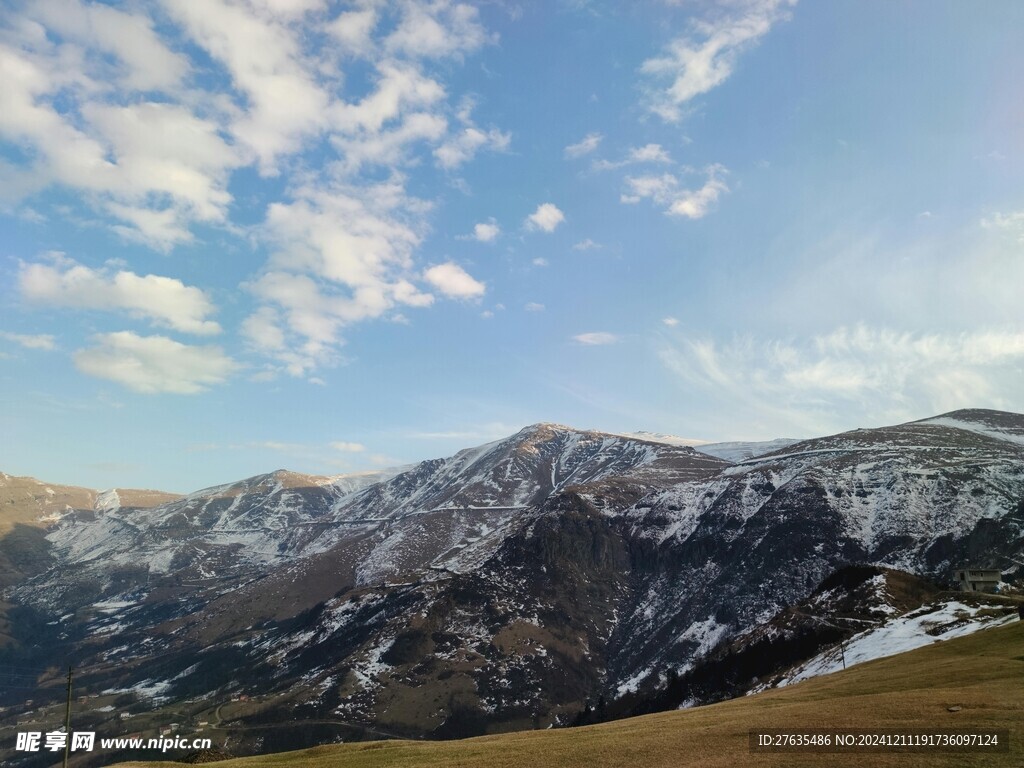 蓝天山川