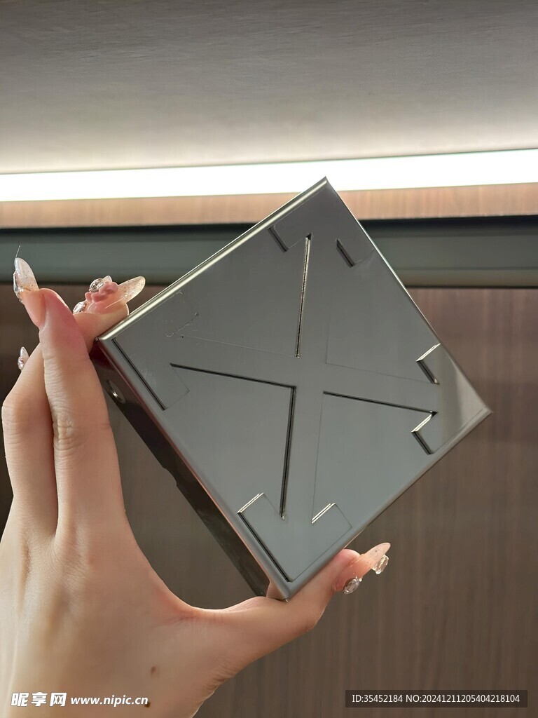 烟灰缸