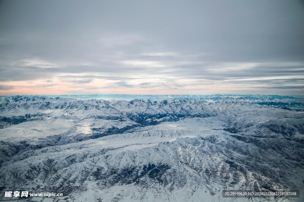 雪山  