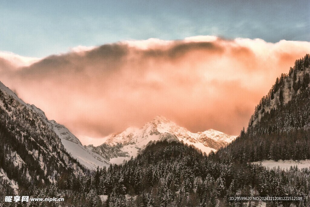 雪山  